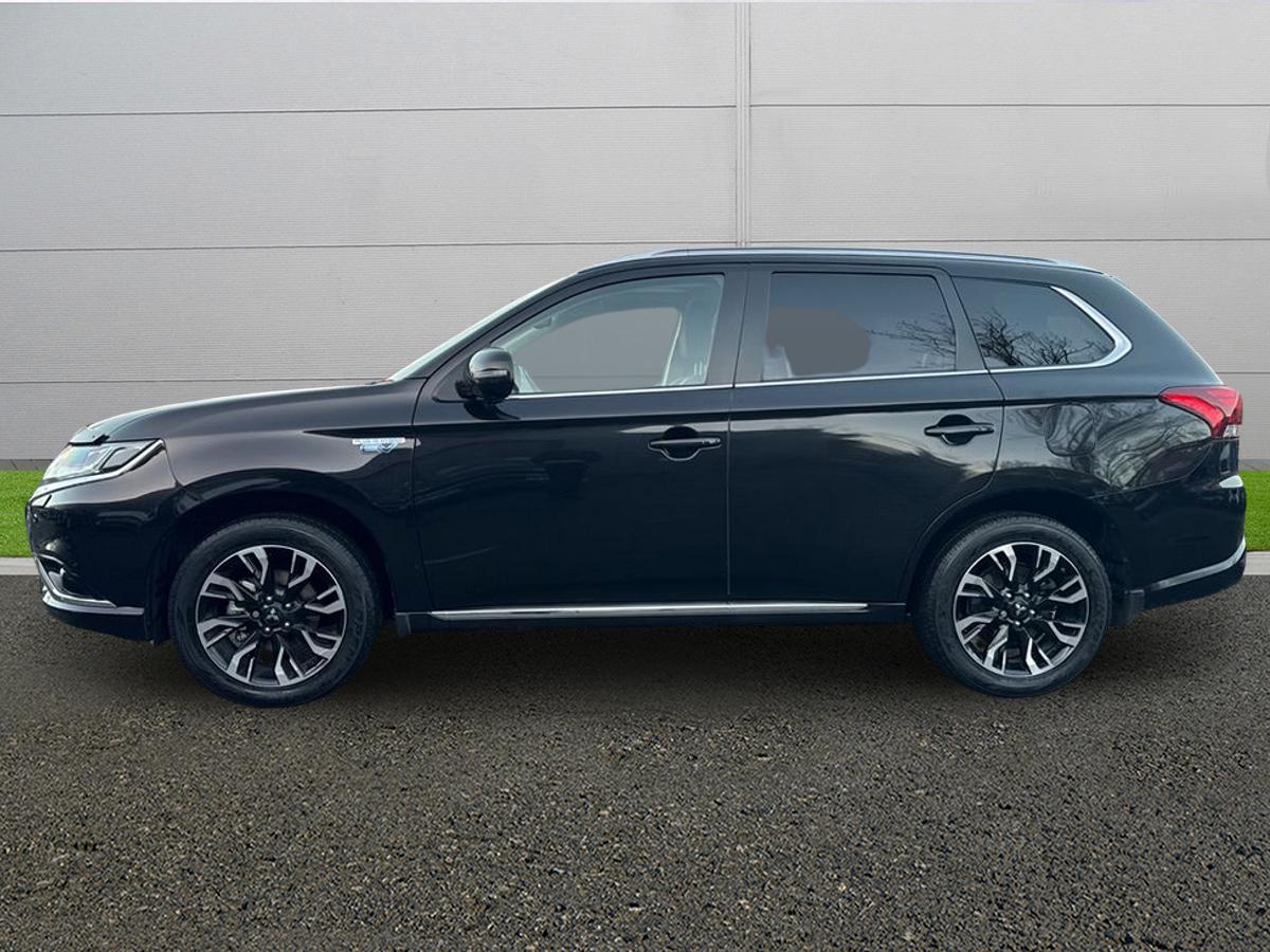 Used Mitsubishi Outlander 2017 for sale - 77010220: Photo 4