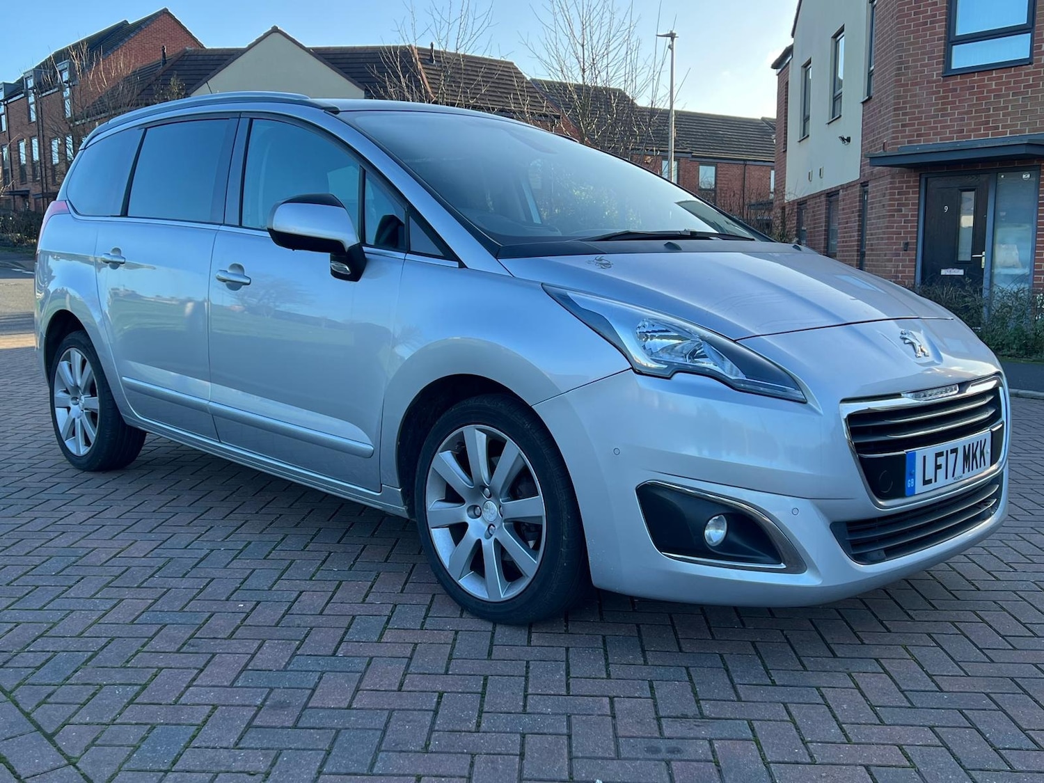 Used Peugeot 5008 2017 for sale - 77057683: Photo 2