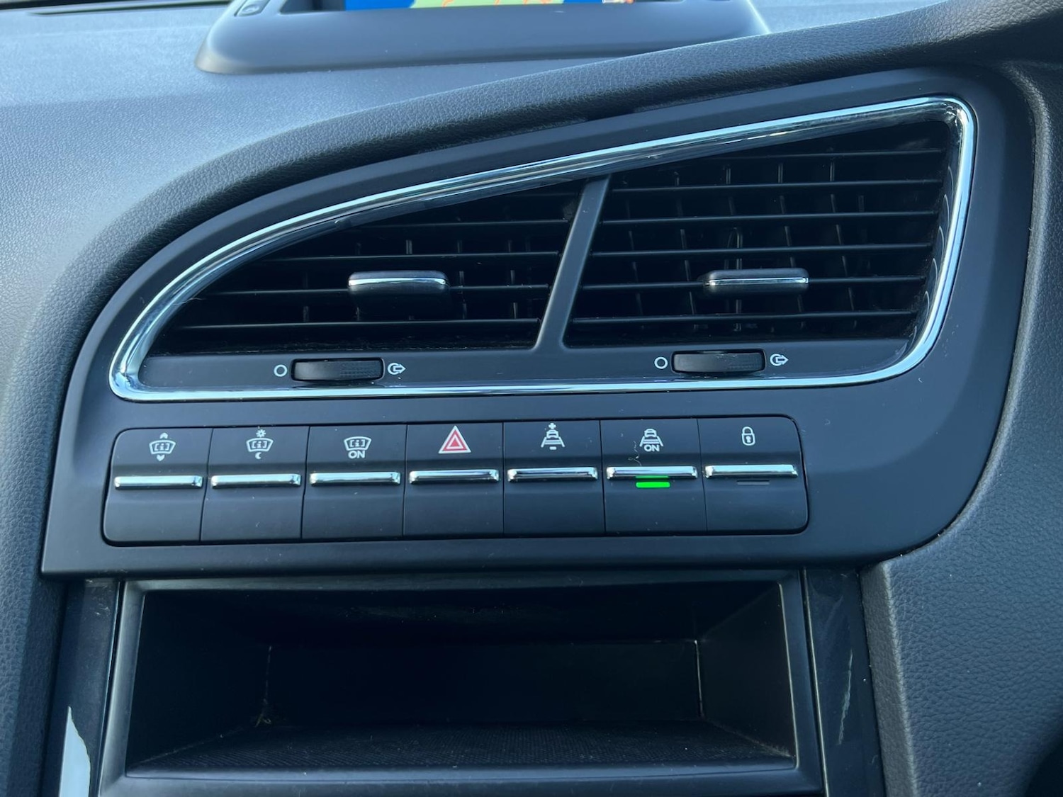 Used Peugeot 5008 2017 for sale - 77057683: Photo 35