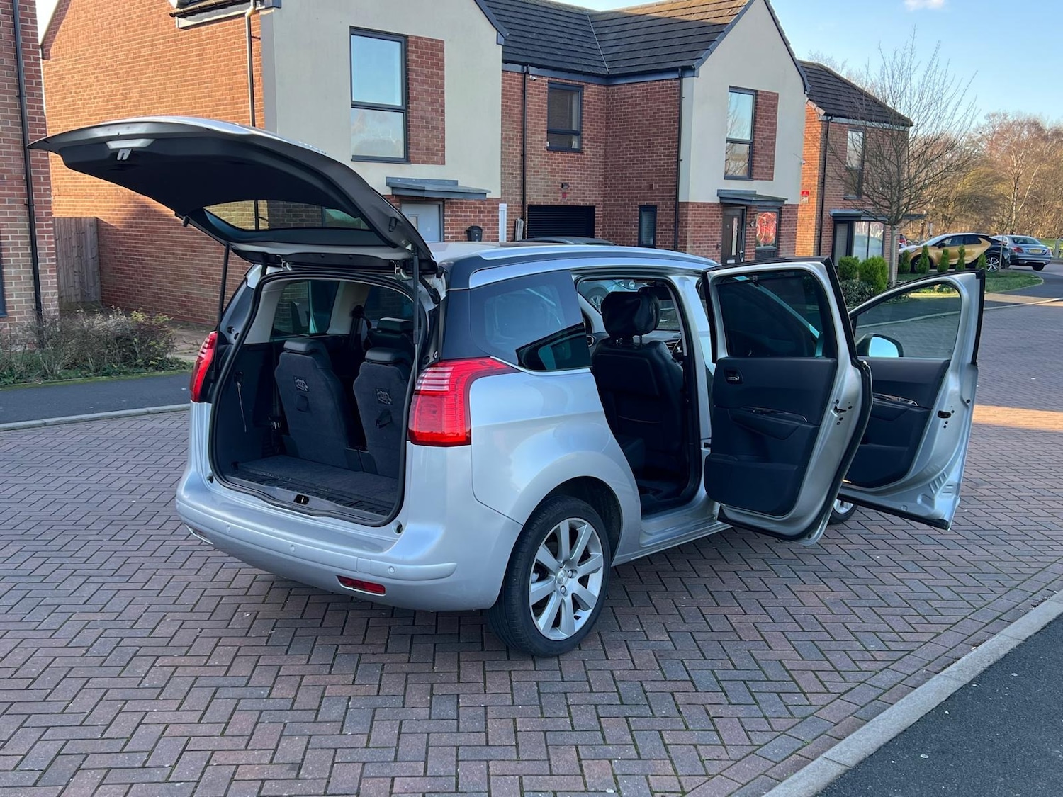 Used Peugeot 5008 2017 for sale - 77057683: Photo 54