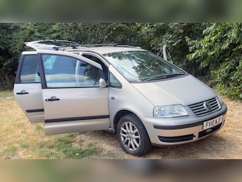Used Volkswagen Sharan 2010 for sale - 79299575: Photo