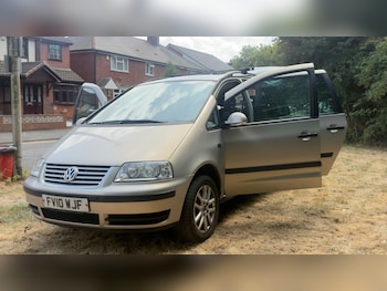 Used Volkswagen Sharan 2010 for sale - 79299575: Photo