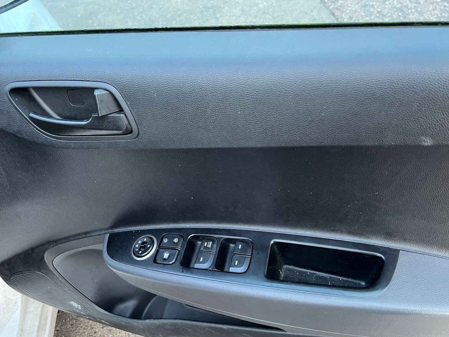 Used Hyundai i10 2017 for sale - 77017215: Photo 16