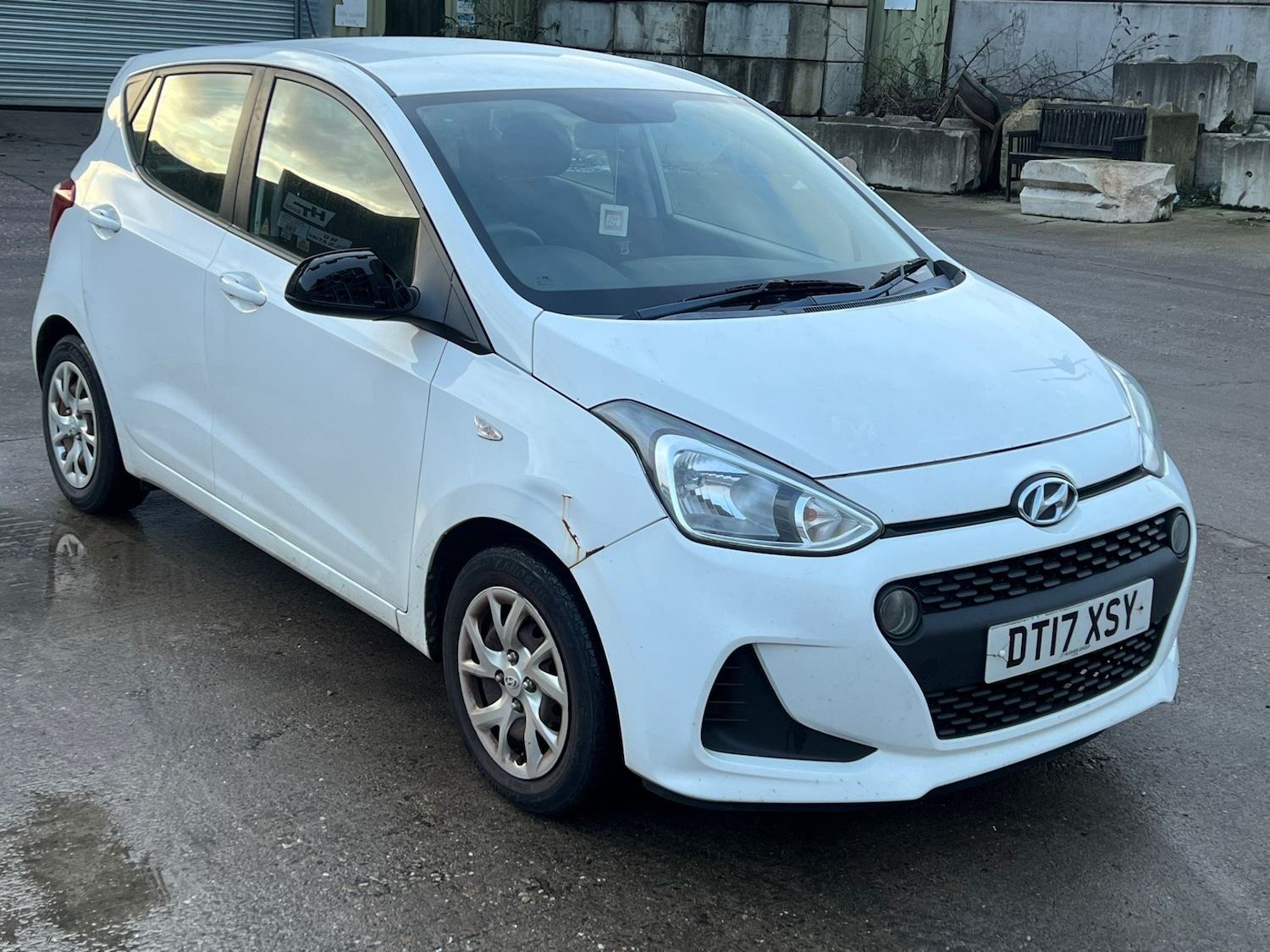 Used Hyundai i10 2017 for sale - 77017215: Photo 2