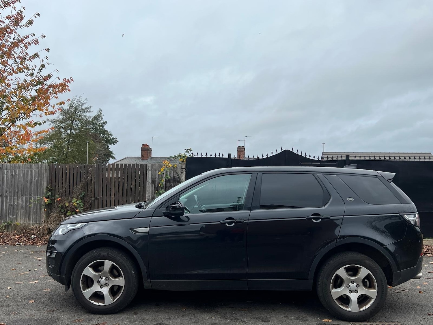 Used Land Rover Discovery Sport 2017 for sale - 76458181: Photo 2