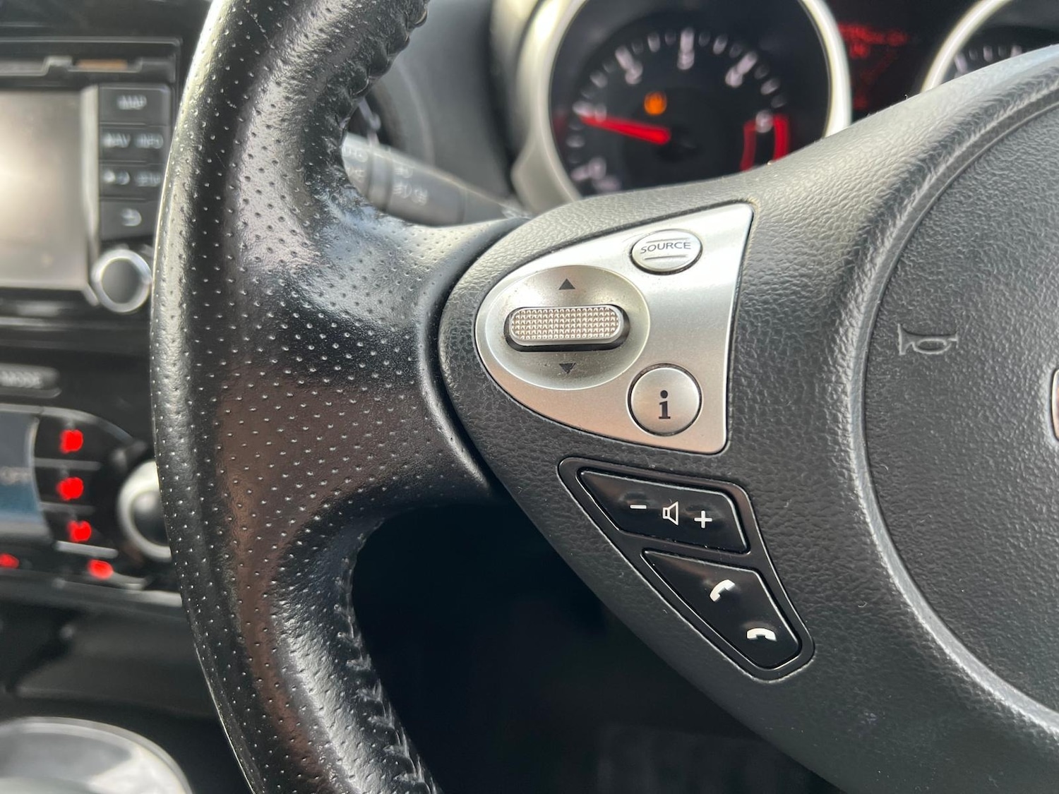 Used Nissan Juke 2016 for sale - 76389429: Photo 38