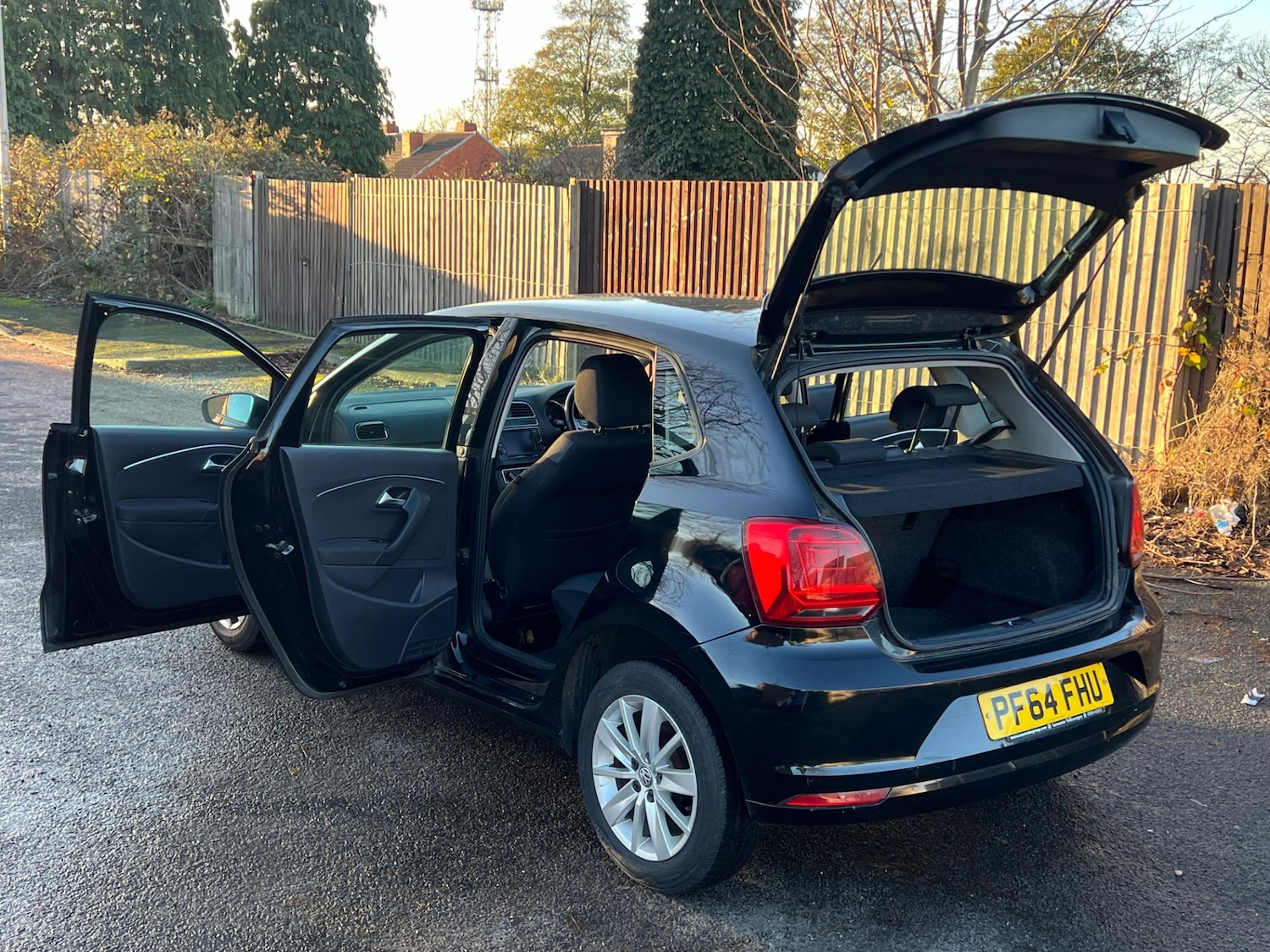 Used Volkswagen Polo 2014 for sale - 76715655: Photo 4