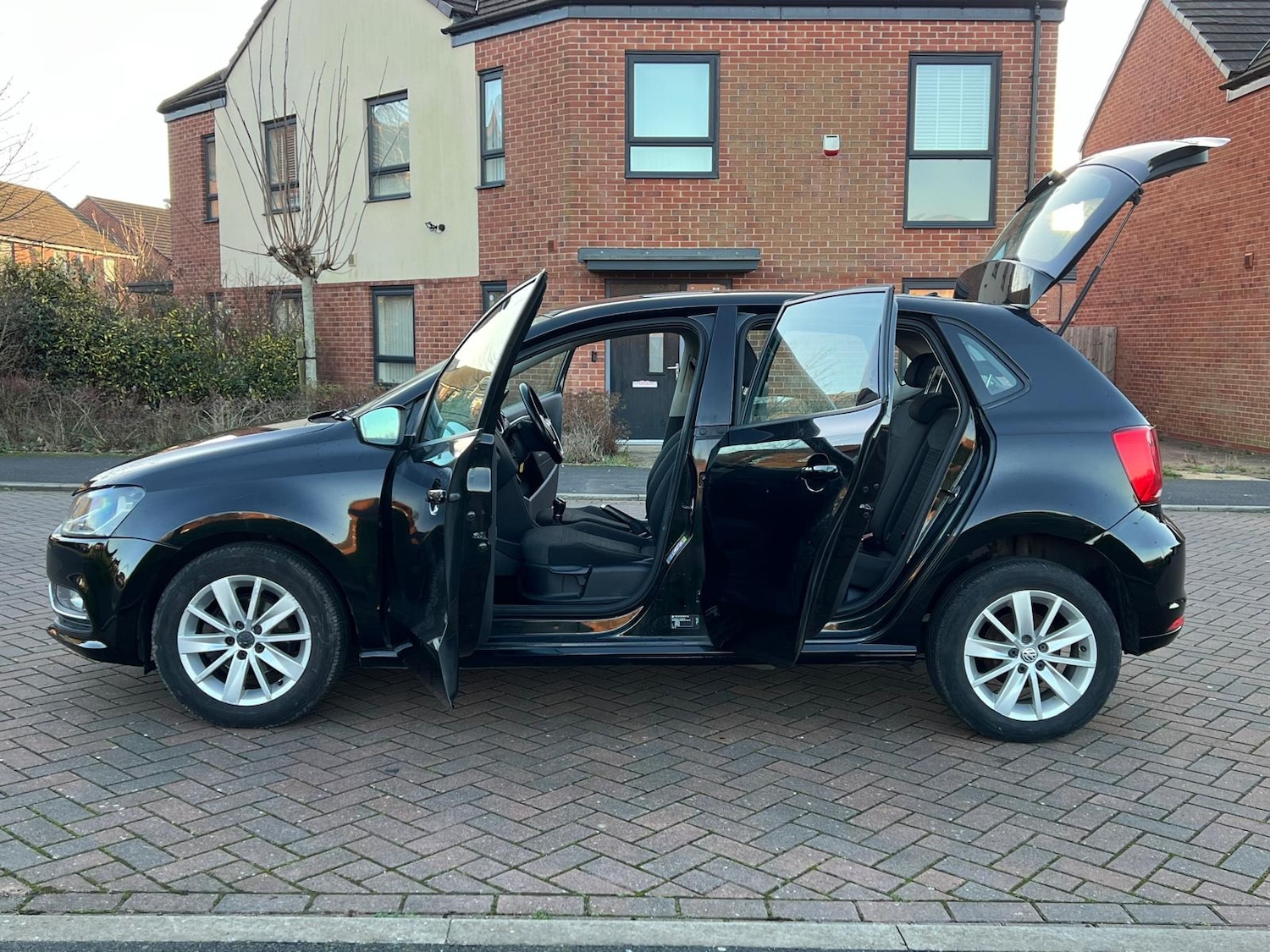 Used Volkswagen Polo 2014 for sale - 76715655: Photo 49