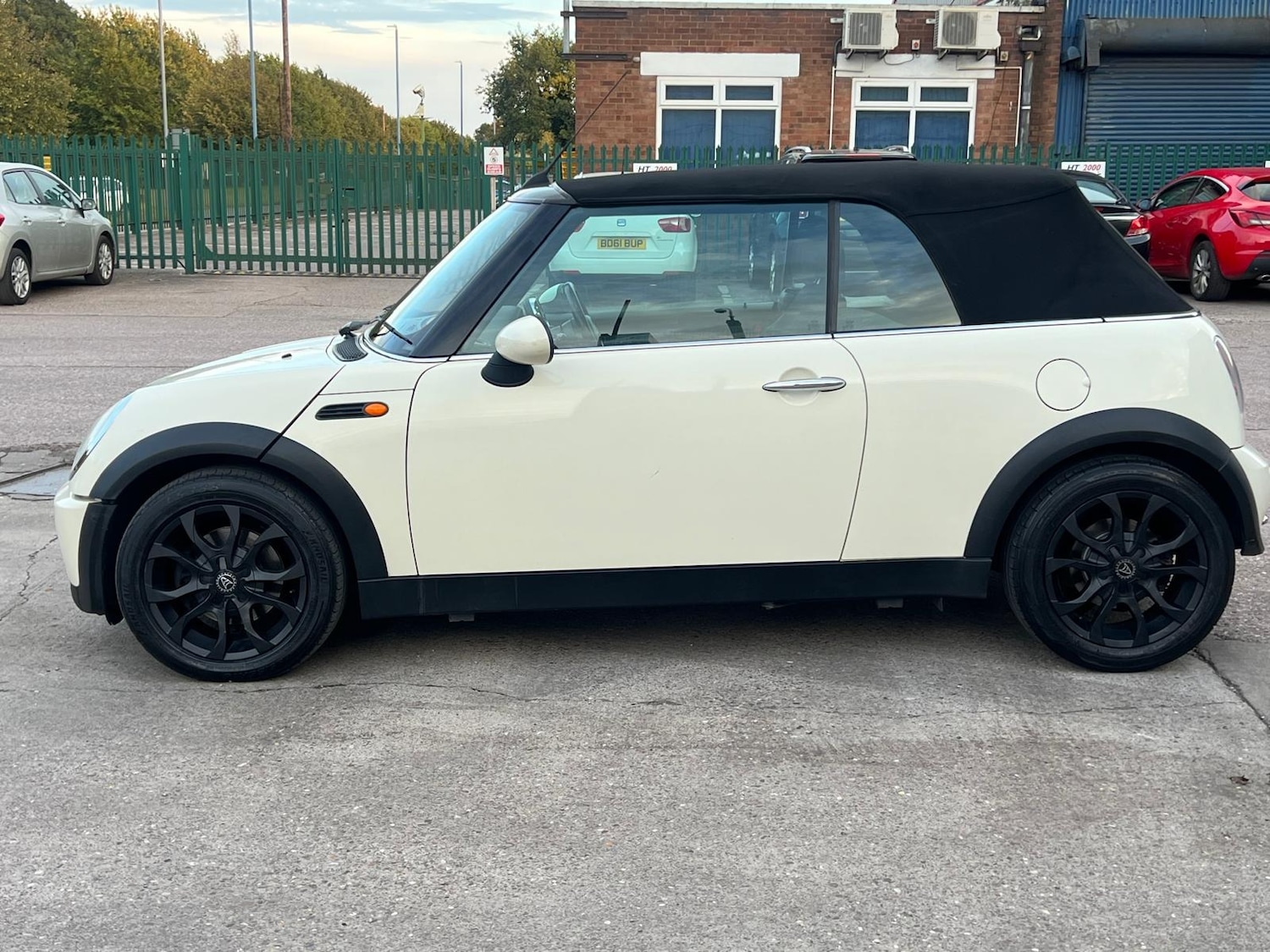 Used MINI Convertible 2007 for sale - 76168073: Photo 11