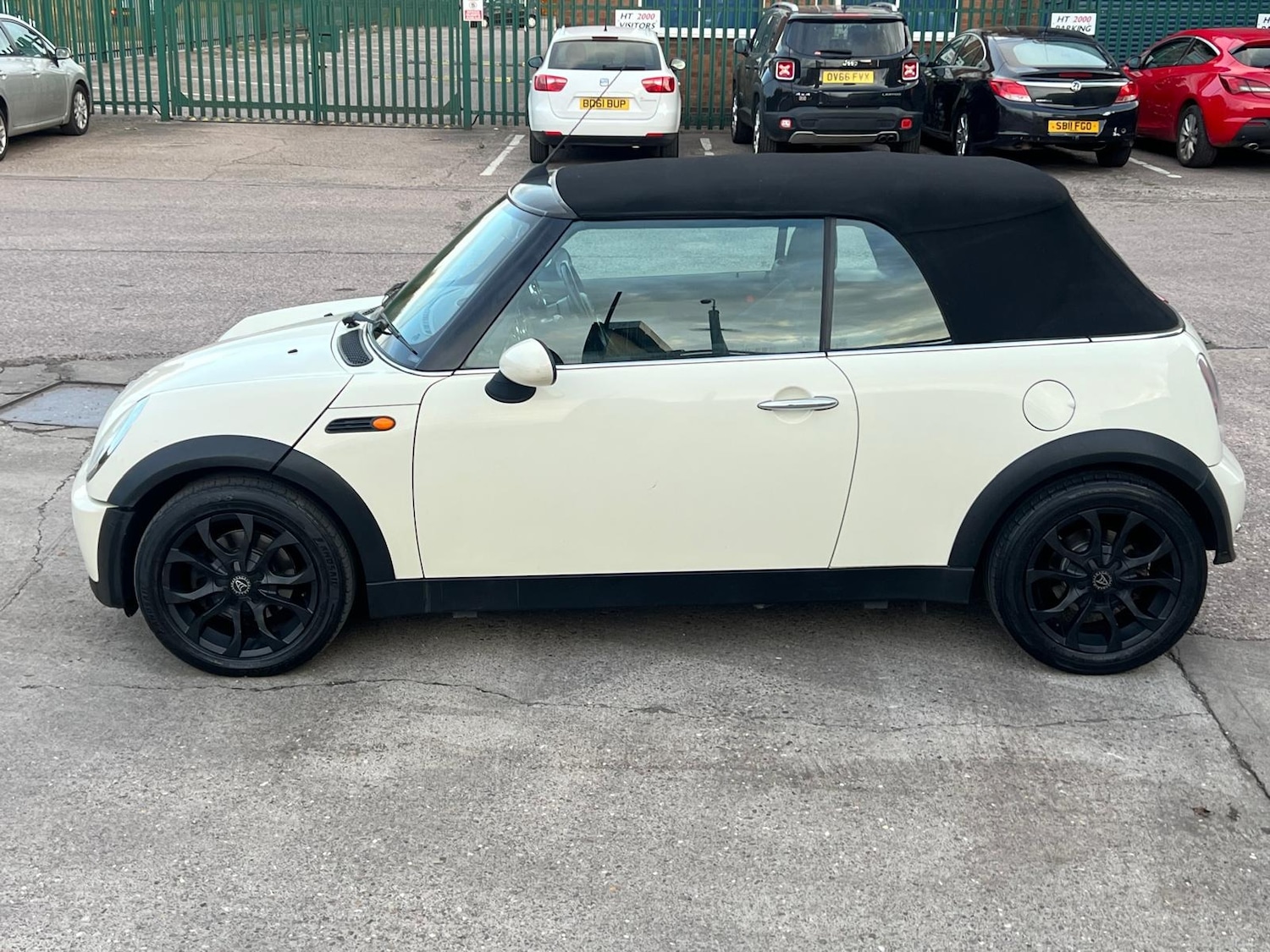 Used MINI Convertible 2007 for sale - 76168073: Photo 15