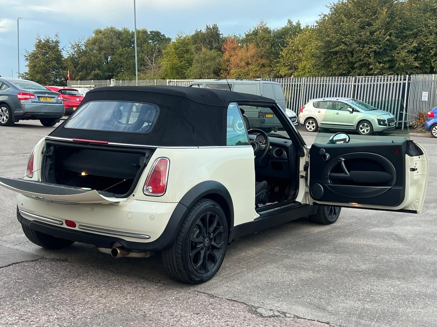Used MINI Convertible 2007 for sale - 76168073: Photo 19