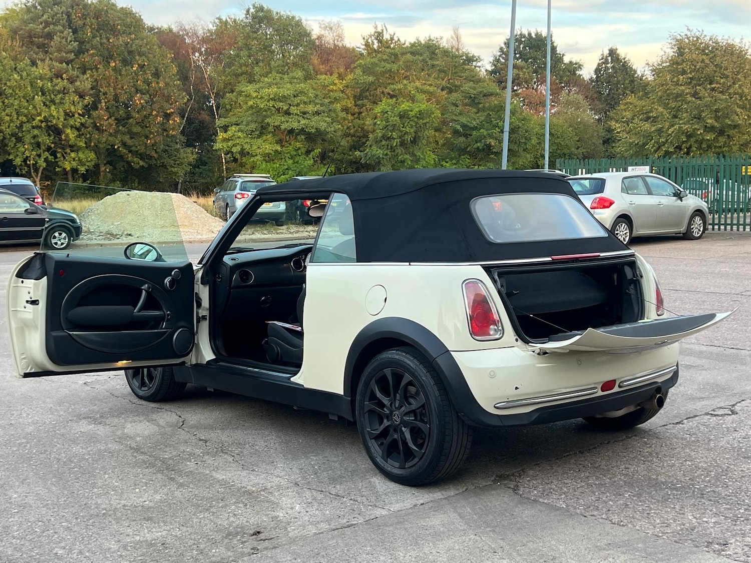 Used MINI Convertible 2007 for sale - 76168073: Photo 20