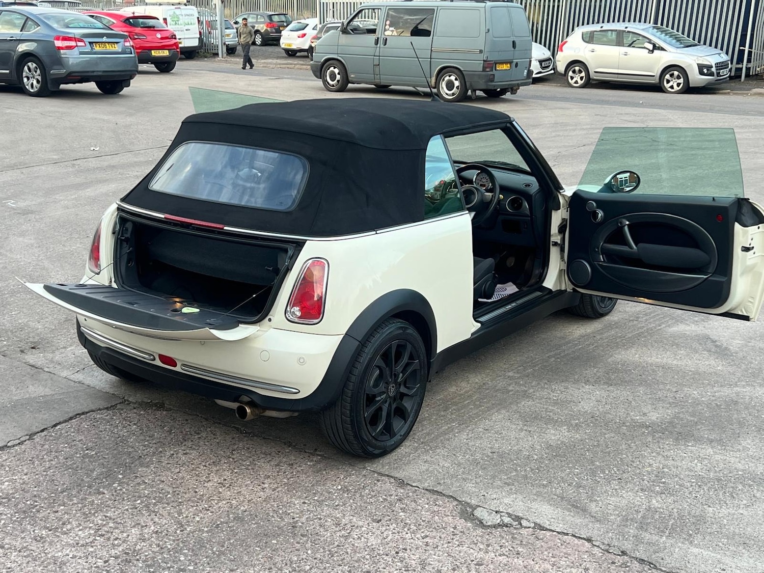 Used MINI Convertible 2007 for sale - 76168073: Photo 23