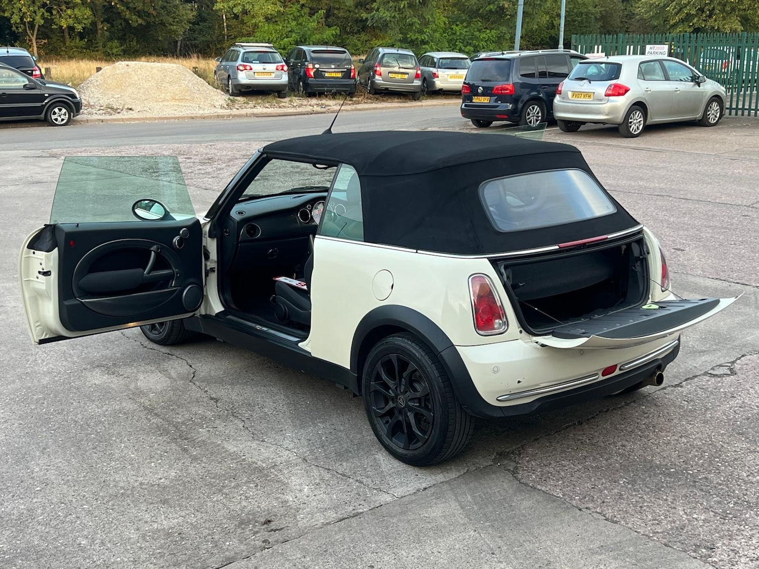 Used MINI Convertible 2007 for sale - 76168073: Photo 24