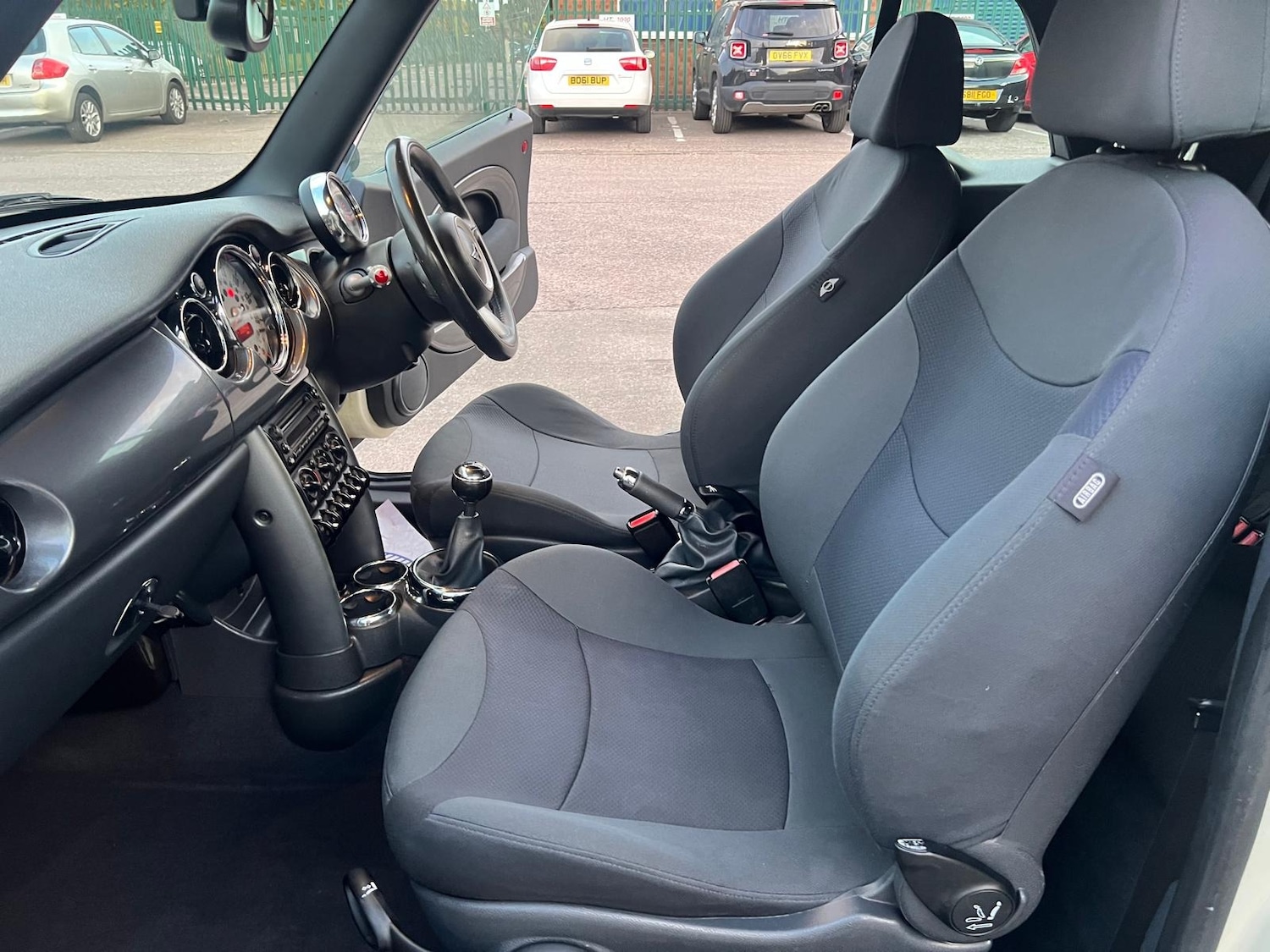 Used MINI Convertible 2007 for sale - 76168073: Photo 30