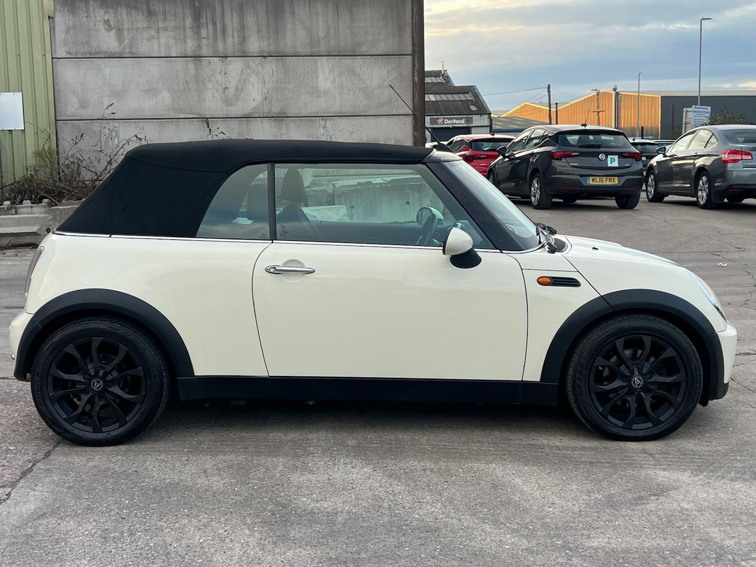 Used MINI Convertible 2007 for sale - 76168073: Photo 4
