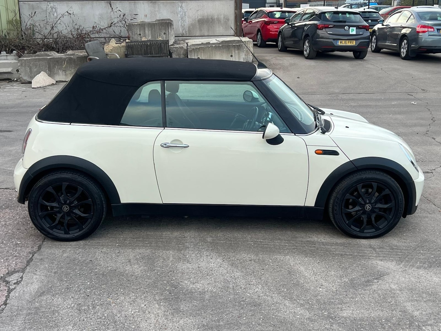 Used MINI Convertible 2007 for sale - 76168073: Photo 6