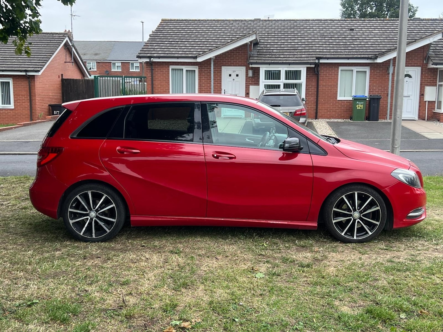 Used Mercedes-Benz B Class 2013 for sale - 76716845: Photo 3