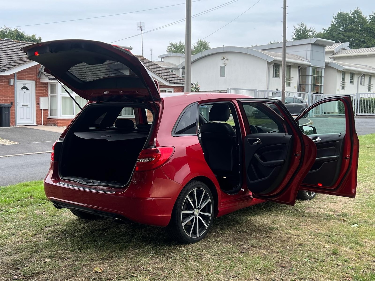 Used Mercedes-Benz B Class 2013 for sale - 76716845: Photo 5
