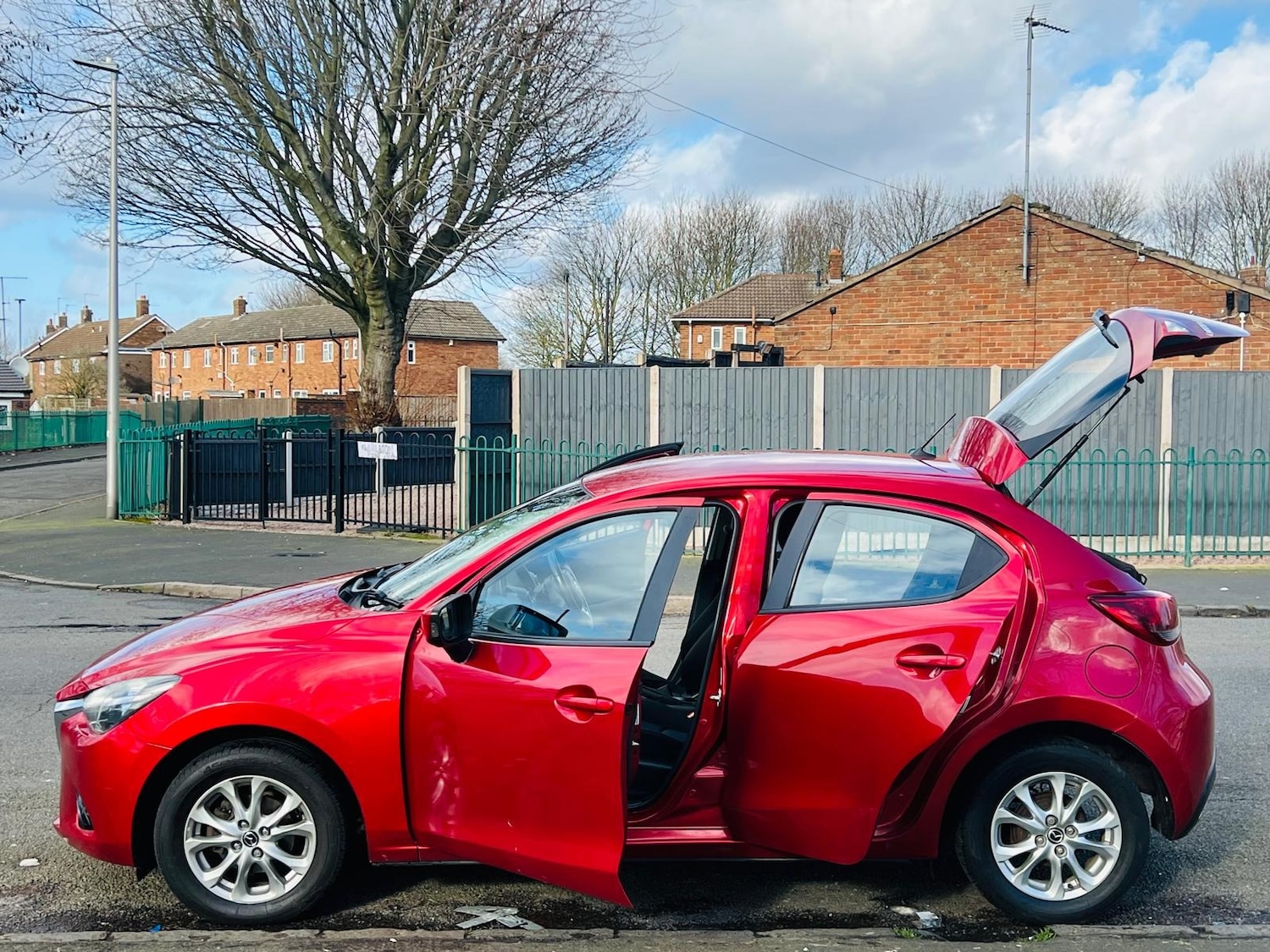Used Mazda Mazda2 2016 for sale - 77613789: Photo 19