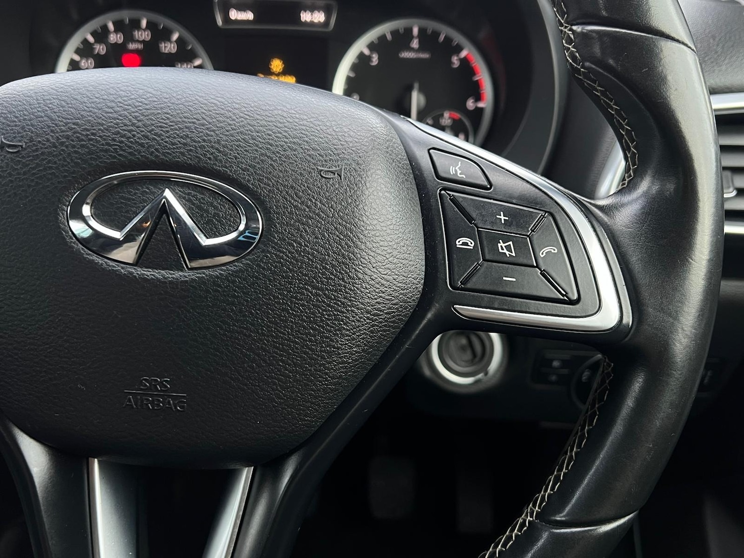 Used Infiniti Q30 2016 for sale - 76608590: Photo 32