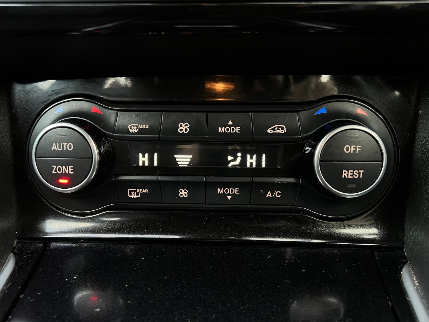 Used Infiniti Q30 2016 for sale - 76608590: Photo 38