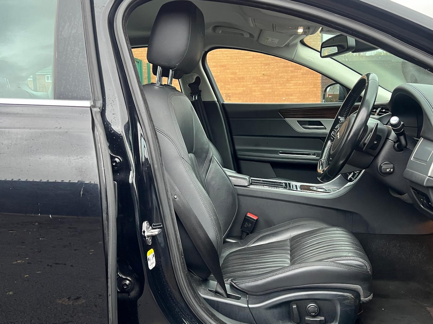 Used Jaguar XF 2017 for sale - 76528651: Photo 23