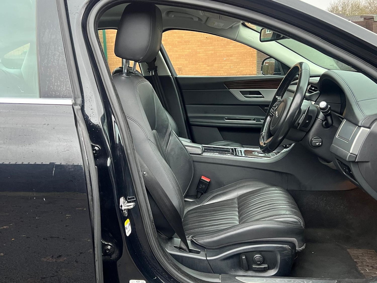 Used Jaguar XF 2017 for sale - 76528651: Photo 24