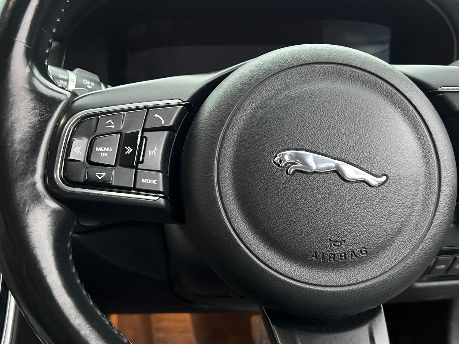 Used Jaguar XF 2017 for sale - 76528651: Photo 26