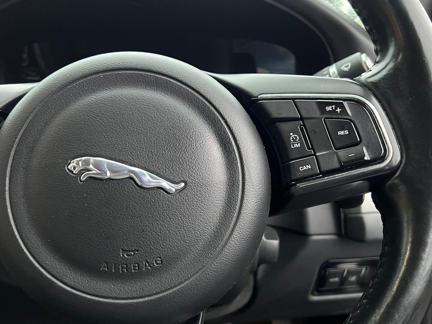 Used Jaguar XF 2017 for sale - 76528651: Photo 29