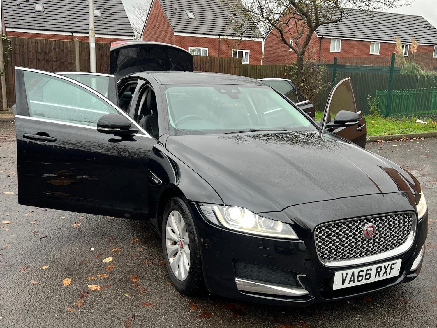 Used Jaguar XF 2017 for sale - 76528651: Photo 33