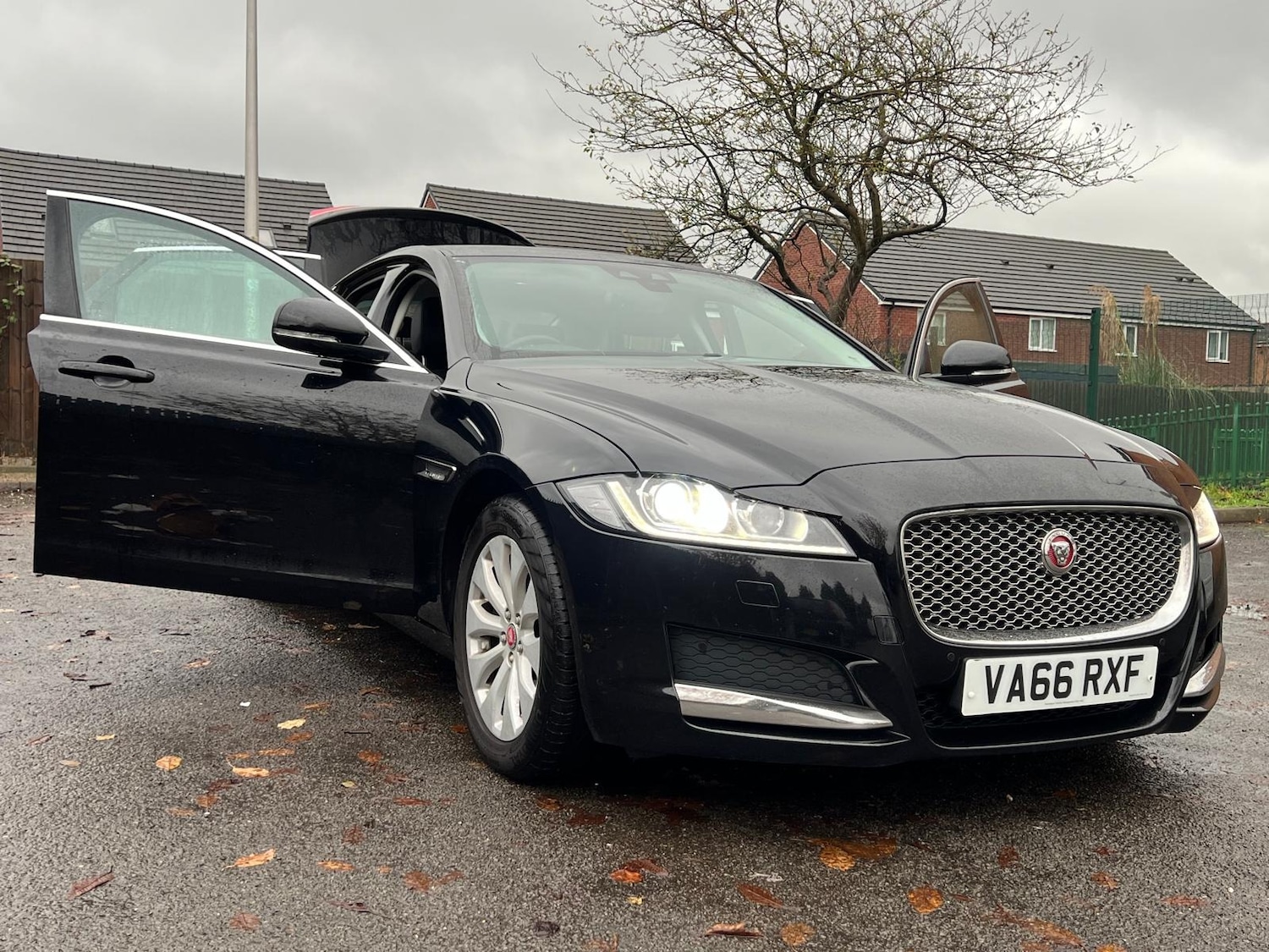 Used Jaguar XF 2017 for sale - 76528651: Photo 34