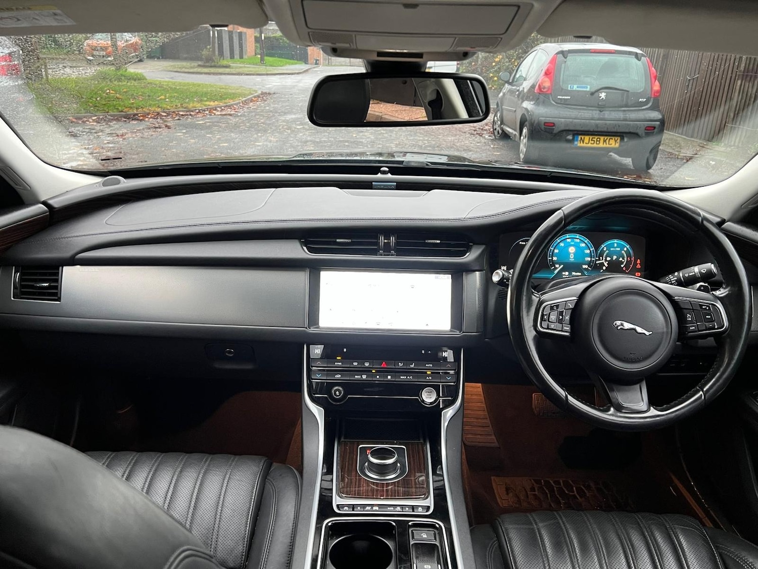 Used Jaguar XF 2017 for sale - 76528651: Photo 35