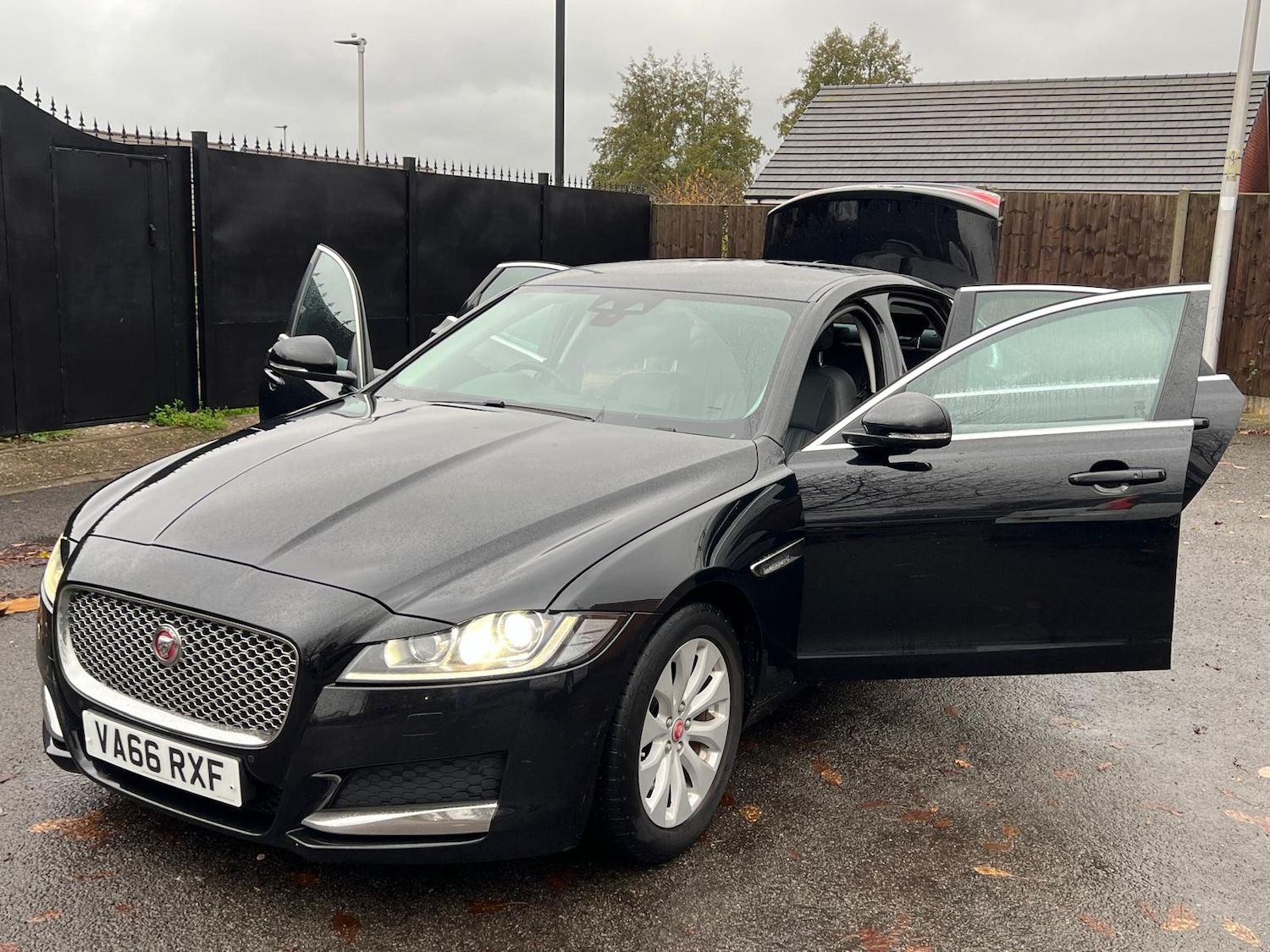 Used Jaguar XF 2017 for sale - 76528651: Photo 37
