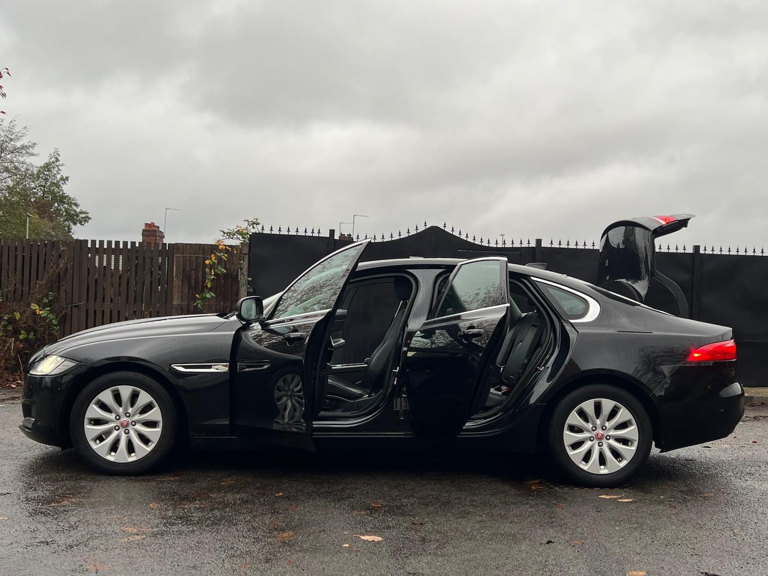 Used Jaguar XF 2017 for sale - 76528651: Photo 38