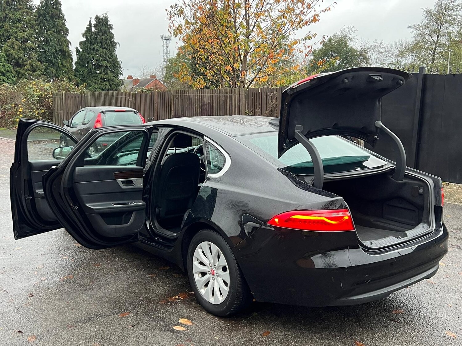 Used Jaguar XF 2017 for sale - 76528651: Photo 44