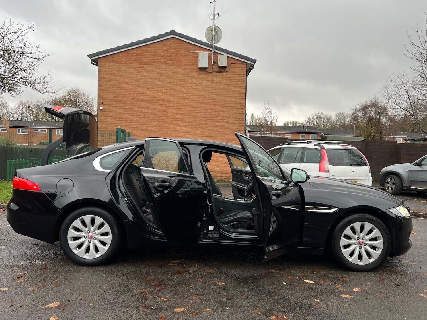 Used Jaguar XF 2017 for sale - 76528651: Photo 48