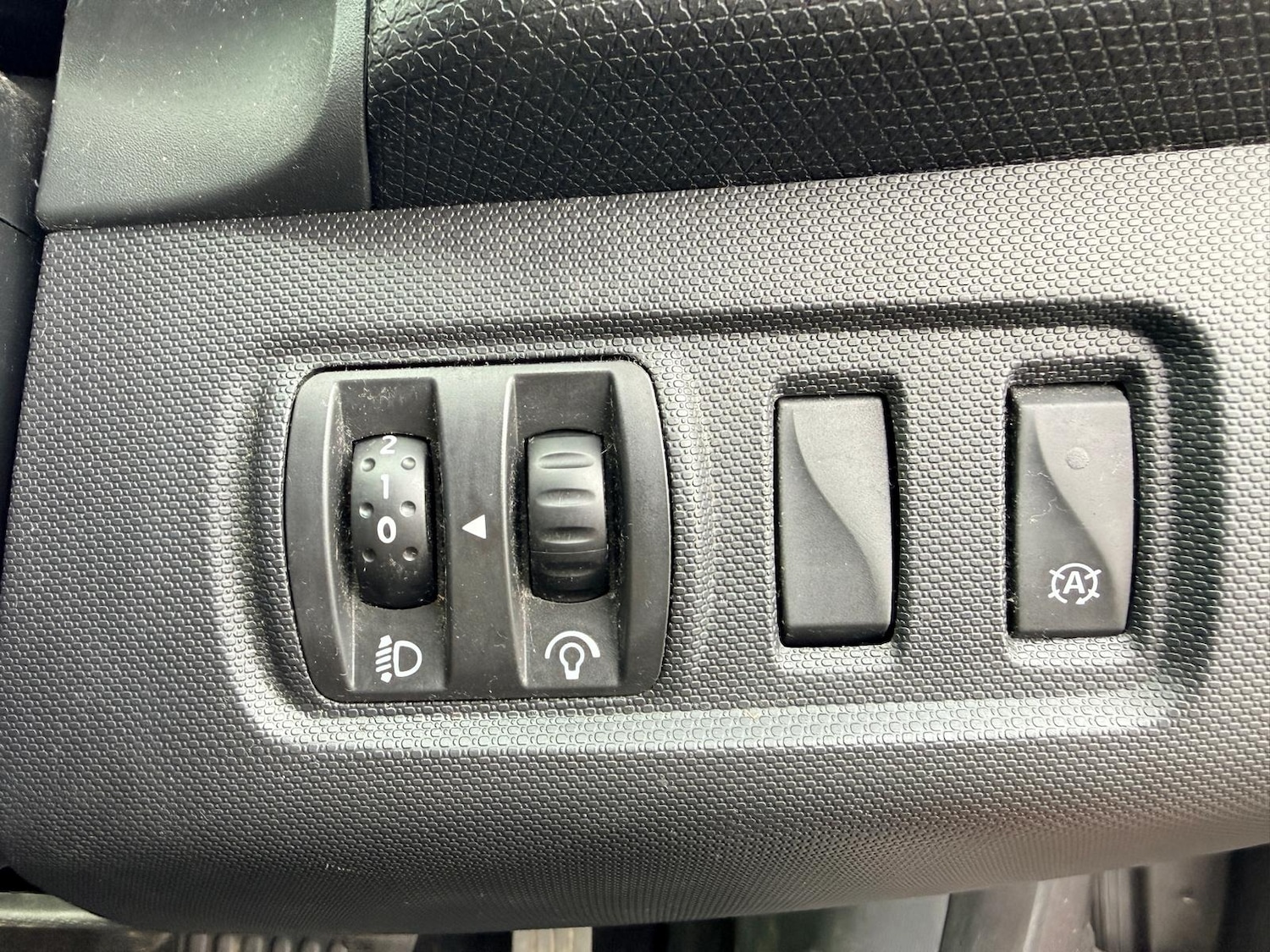 Used Renault Clio 2013 for sale - 77551520: Photo 12