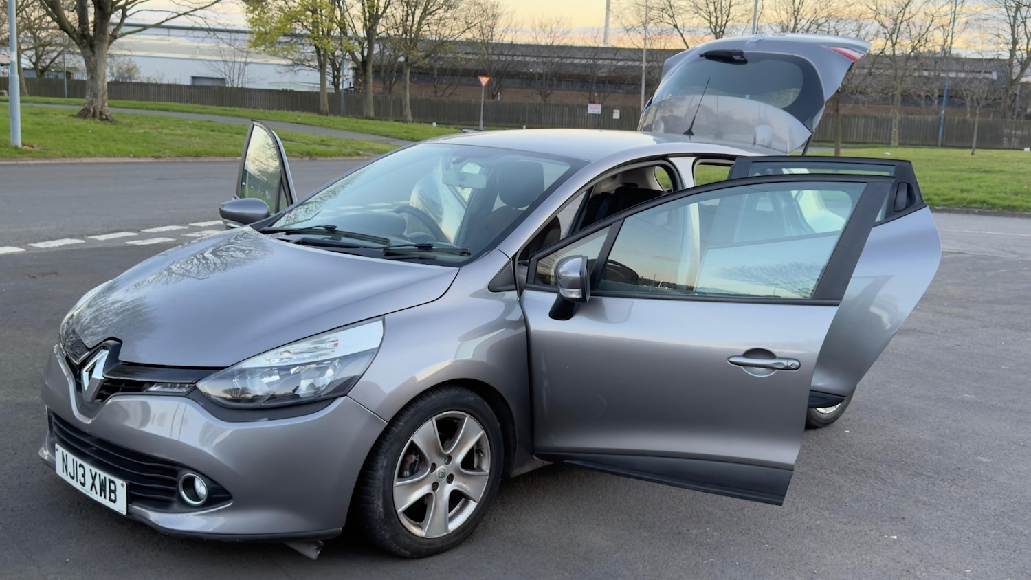Used Renault Clio 2013 for sale - 77551520: Photo 32