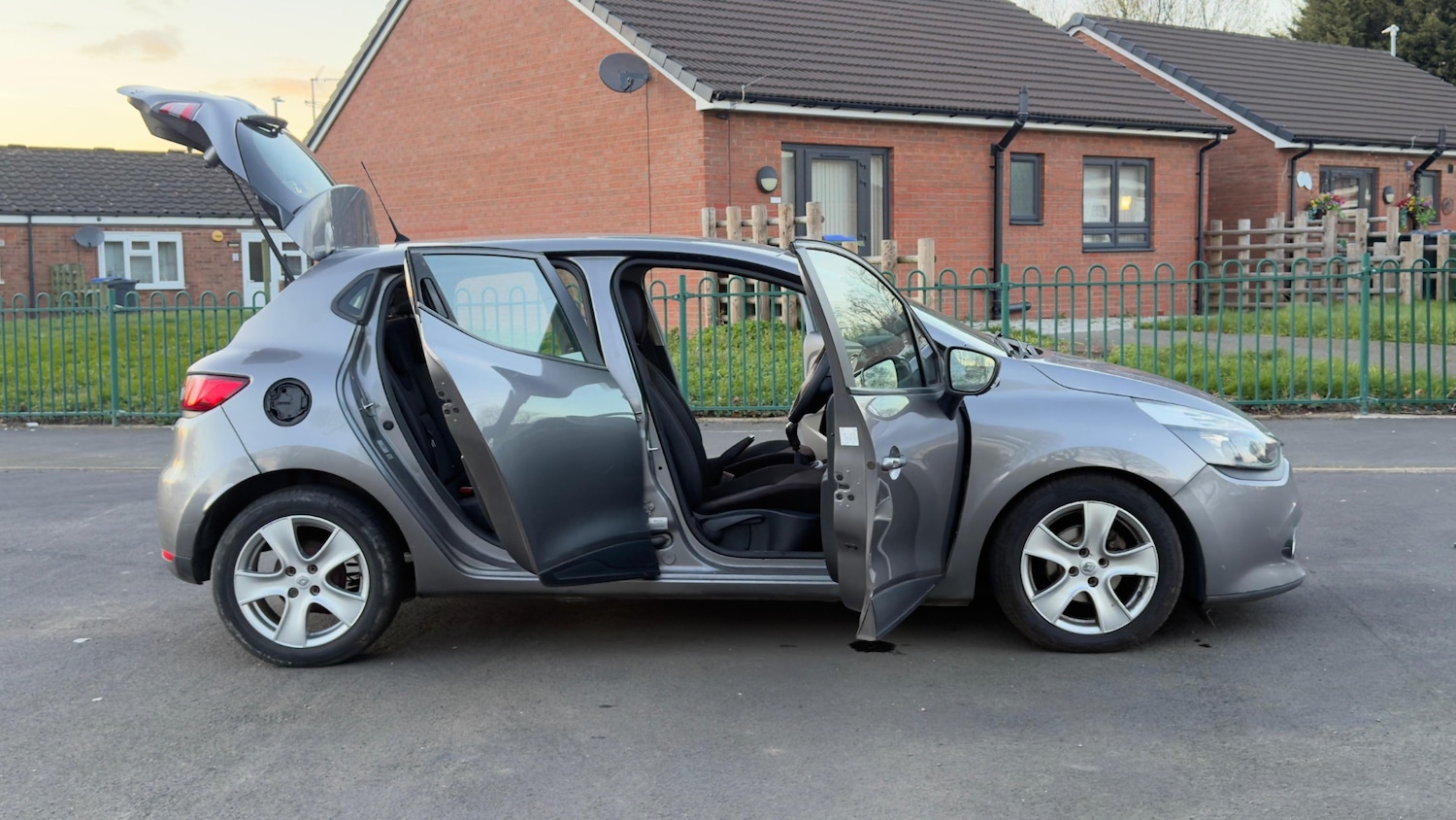 Used Renault Clio 2013 for sale - 77551520: Photo 38