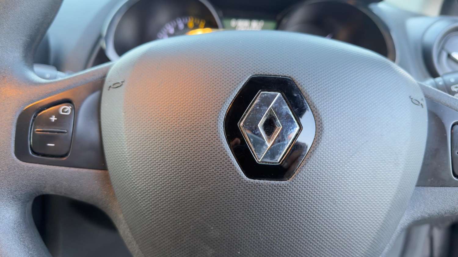 Used Renault Clio 2013 for sale - 77551520: Photo 39