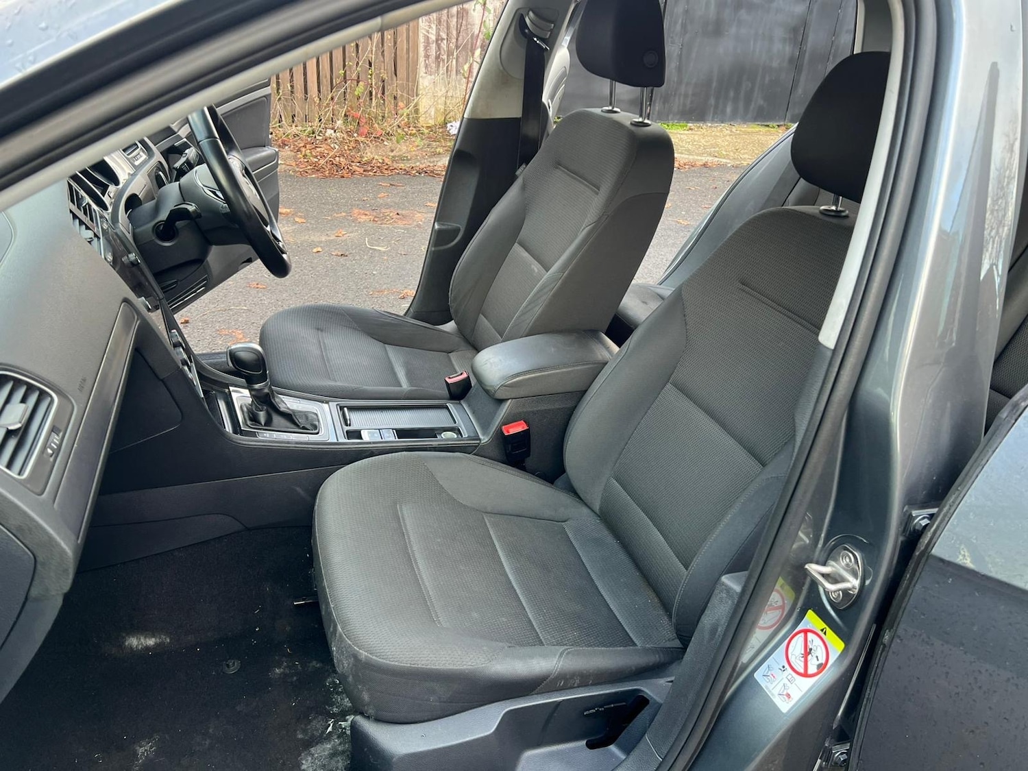 Used Volkswagen Golf 2017 for sale - 76497737: Photo 24