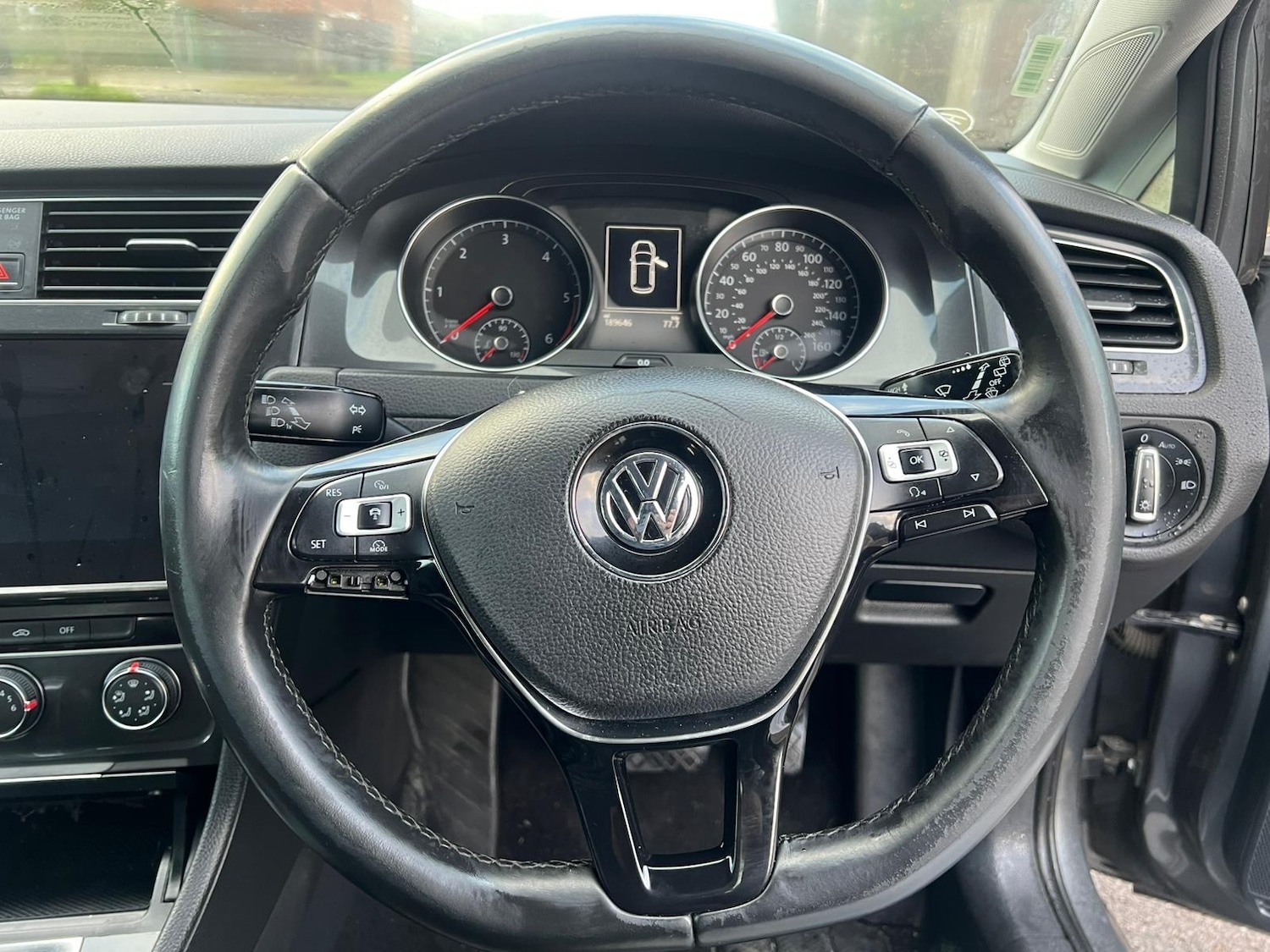 Used Volkswagen Golf 2017 for sale - 76497737: Photo 30