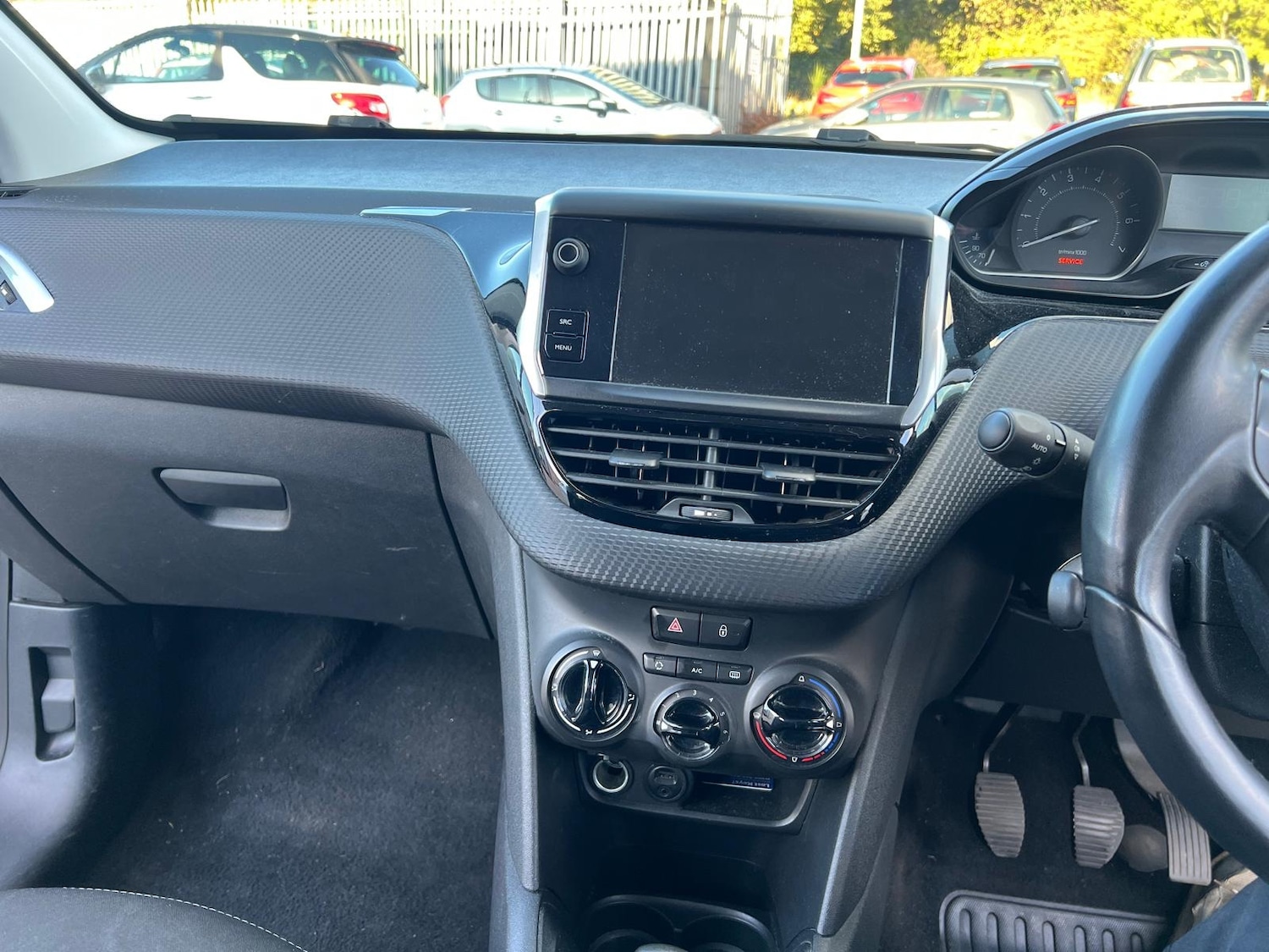 Used Peugeot 208 2015 for sale - 76171630: Photo 14