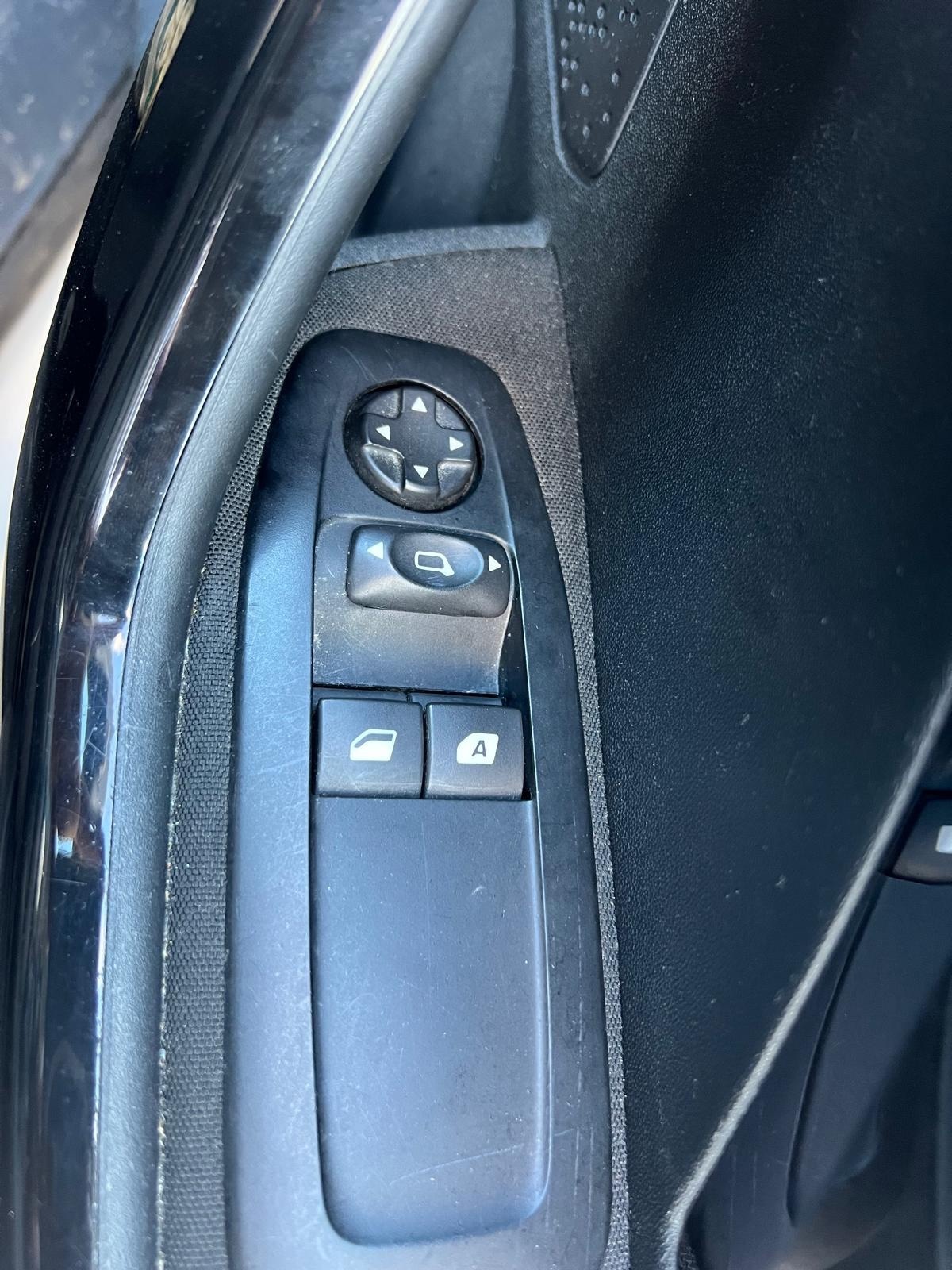 Used Peugeot 208 2015 for sale - 76171630: Photo 17