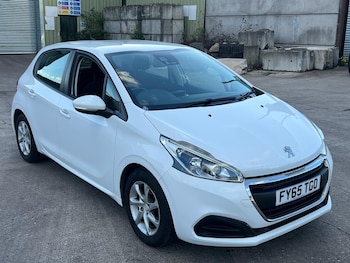 Peugeot - 208