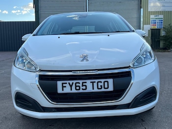 Used Peugeot 208 2015 for sale - 76171630: Photo 2
