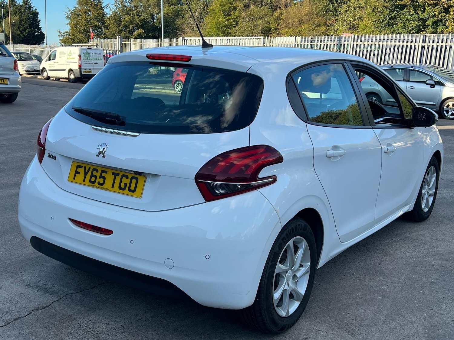 Used Peugeot 208 2015 for sale - 76171630: Photo 30