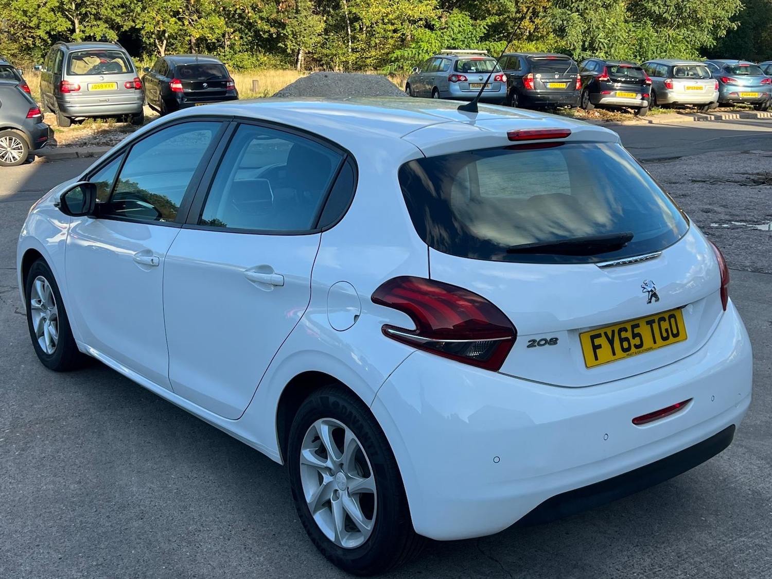 Used Peugeot 208 2015 for sale - 76171630: Photo 8