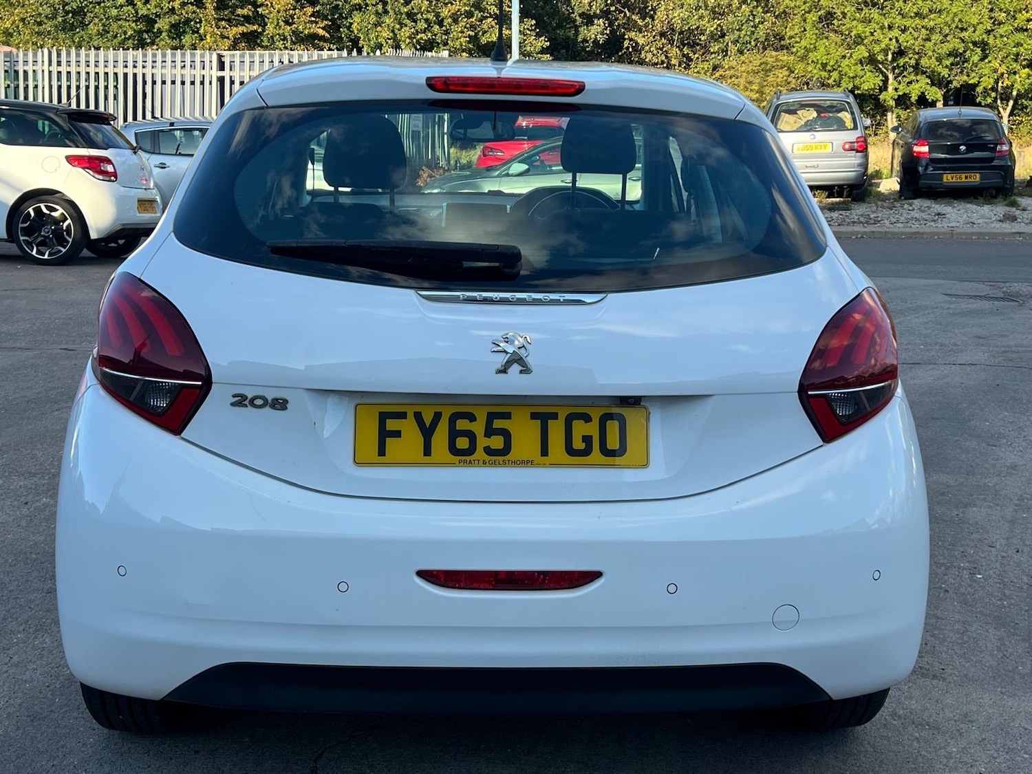 Used Peugeot 208 2015 for sale - 76171630: Photo 9